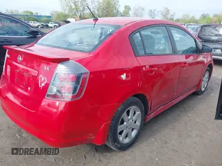 2012 Nissan Sentra S z VIN 3N1AB6AP3CL651825, wystawiony jako IAAI lot #42105035 z przebiegiem 193 890 mil mil oraz . Historia ofert i sprzedaży dostępna na DreamBid. Obrazek 4.