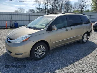 2010 Toyota Sienna XLE with VIN 5TDYK4CC3AS332068, listed as a Copart auction lot 49500995 with 272,690 mi miles and Salvage Title. Bid and sale history available at carsss.com. Image 1.