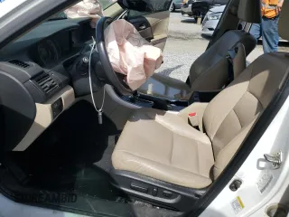 2015 Honda Accord EX-L с VIN 1HGCR2F8XFA019414, выставлен на аукционе Copart как лот 52348535 с пробегом 123 795 миль миль и Списание • Salvage title. История ставок и продаж доступна на DreamBid. Изображение 7.