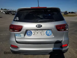 2019 Kia Sorento LX z VIN 5XYPG4A50KG463698, wystawiony jako Copart lot #50088435 z przebiegiem 68 787 mil mil oraz Szkoda całkowita • Salvage title. Historia ofert i sprzedaży dostępna na DreamBid. Obrazek 6.