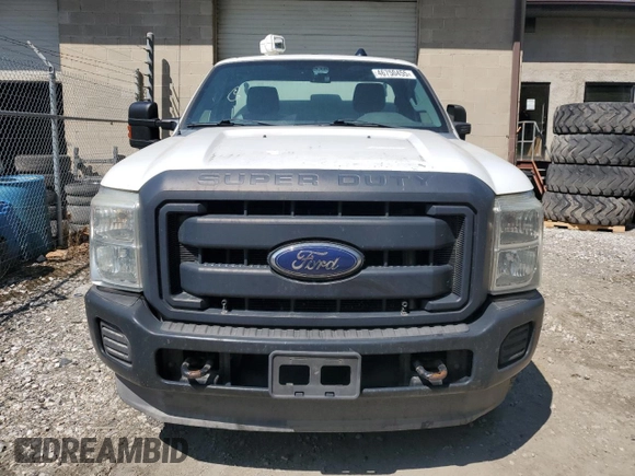 2013 Ford F-250 XL z VIN 1FTBF2B60DEA76430, wystawiony jako Copart lot #59548215 z przebiegiem 305 391 mil mil oraz Czysty tytuł • Clean title. Historia ofert i sprzedaży dostępna na DreamBid. Obrazek 5.