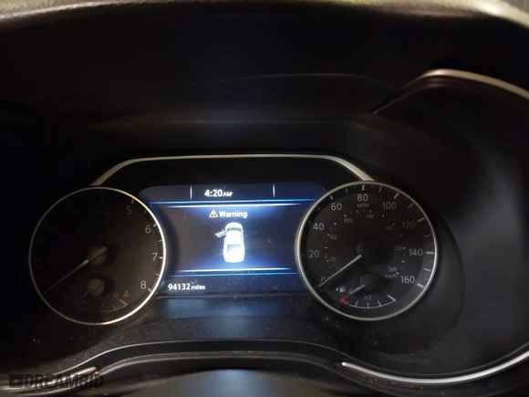 2017 Nissan Maxima SR with VIN 1N4AA6AP9HC366183, listed as a IAAI auction lot 39882700 with 94,132 mi miles. Bid and sale history available at carsss.com. Image 14.