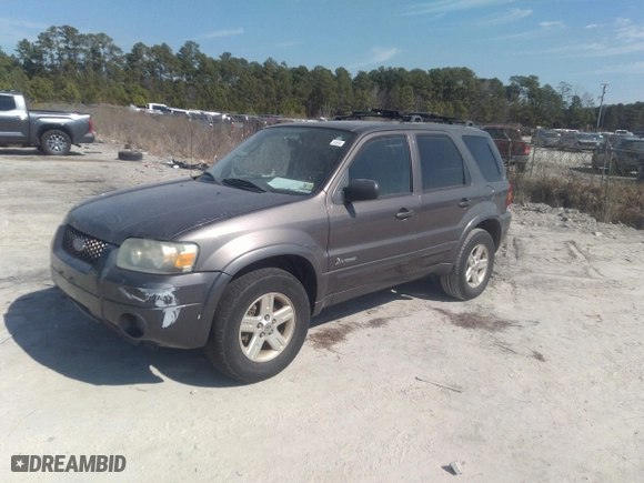 2006 Ford Escape Hybrid with VIN 1FMCU95H26KD48928, listed as a IAAI auction lot 41665769 with 173,313 mi miles. Bid and sale history available at carsss.com. Image 2.