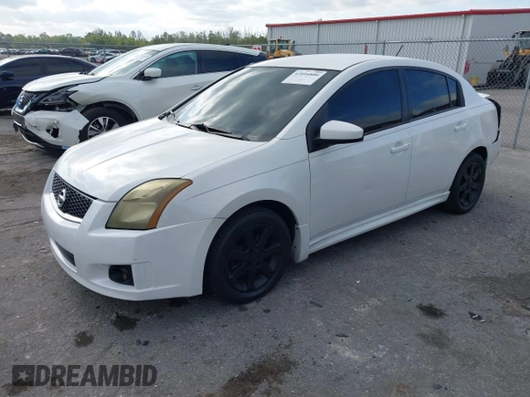 2012 Nissan Sentra 2.0 z VIN 3N1AB6AP0CL701340, wystawiony jako IAAI lot #42094800 z przebiegiem 189 128 mil mil oraz . Historia ofert i sprzedaży dostępna na DreamBid. Obrazek 2.