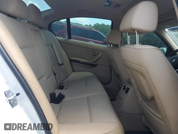 2009 BMW 3 Series 328i with VIN WBAPH77559NL82508, listed as a Copart auction lot 62209325 with 194,287 mi miles and Clean title. Bid and sale history available at DreamBid. Image 10.