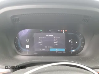 2023 Volvo XC60 Plus Bright Theme с VIN YV4L12RNXP1300408, выставлен на аукционе Copart как лот 56720325 с пробегом 17 584 миль миль и Списание • Salvage title. История ставок и продаж доступна на DreamBid. Изображение 9.