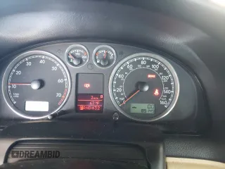 2004 Volkswagen Passat GLX z VIN WVWRH63B94P150234, wystawiony jako Copart lot #54092825 z przebiegiem 89 149 mil mil oraz Czysty tytuł • Clean title. Historia ofert i sprzedaży dostępna na DreamBid. Obrazek 9.
