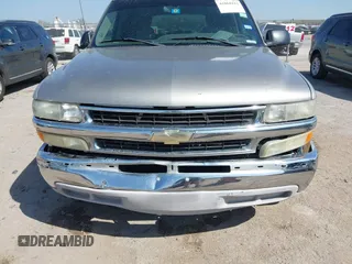 2004 Chevrolet Tahoe LT with VIN 1GNEC13Z84J315648, listed as a IAAI auction lot 41868112 with 198,901 mi miles. Bid and sale history available at carsss.com. Image 6.