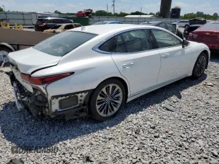 2020 Lexus LS 500 with VIN JTHD51FF1L5012023, listed as a Copart auction lot 61991634 with 128,757 mi miles and Salvage title. Bid and sale history available at DreamBid. Image 3.
