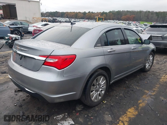 2014 Chrysler 200 LX z VIN 1C3CCBAB3EN207979, wystawiony jako IAAI lot #40997988 z przebiegiem 120 198 mil mil oraz . Historia ofert i sprzedaży dostępna na DreamBid. Obrazek 4.