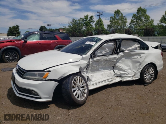 2015 Volkswagen Jetta SE with VIN 3VWD17AJ0FM326205, listed as a Copart auction lot 61358115 with Not provided miles and Salvage title. Bid and sale history available at DreamBid. Image 1.