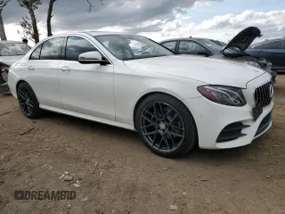 2018 Mercedes-Benz E 300 with VIN WDDZF4JB2JA329815, listed as a Copart auction lot 50950665 with 61,543 mi miles and Salvage Title. Bid and sale history available at DreamBid. Image 4.