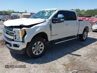 2017 Ford F-250 Lariat z VIN 1FT7W2BT4HEB67122, wystawiony jako IAAI lot #41992637 z przebiegiem 148 187 mil mil oraz . Historia ofert i sprzedaży dostępna na DreamBid. Obrazek 17.