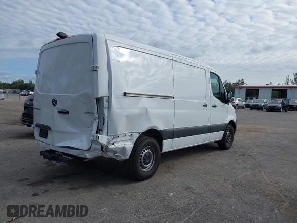 2024 Mercedes-Benz Sprinter Cargo with VIN W1Y4KBHY4RT175862, listed as a IAAI auction lot 41347055 with 21,566 mi miles and . Bid and sale history available at carsss.com. Image 4.