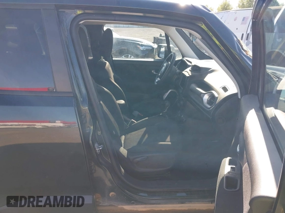 2021 Jeep Renegade Upland with VIN ZACNJDAB6MPM42885, listed as a IAAI auction lot 42013505 with 32,612 mi miles and . Bid and sale history available at DreamBid. Image 5.