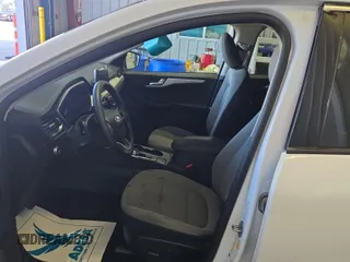 2020 Ford Escape SE with VIN 1FMCU9G63LUB82205, listed as a IAAI auction lot 42663574 with 91,305 mi miles and . Bid and sale history available at DreamBid. Image 2.