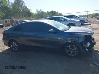 2020 Kia Forte LXS z VIN 3KPF24AD5LE204883, wystawiony jako IAAI lot #42038600 z przebiegiem 48 841 mil mil oraz . Historia ofert i sprzedaży dostępna na DreamBid. Obrazek 13.