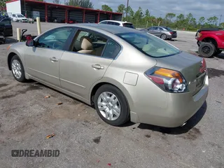 2010 Nissan Altima SL z VIN 1N4AL2AP3AN528824, wystawiony jako IAAI lot #42290404 z przebiegiem 115 014 mil mil oraz . Historia ofert i sprzedaży dostępna na DreamBid. Obrazek 3.