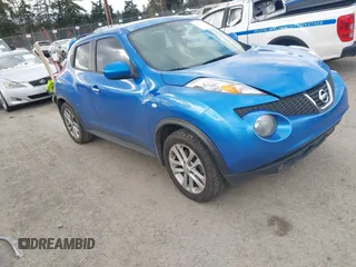 2011 Nissan Juke SL with VIN JN8AF5MV9BT011090, listed as a IAAI auction lot 41516827 with 130,629 mi miles. Bid and sale history available at carsss.com. Image 1.