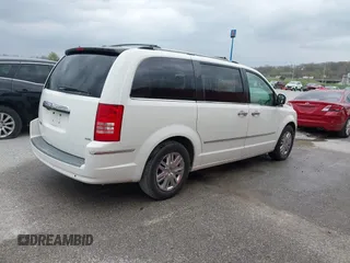 2008 Chrysler Town & Country Limited with VIN 2A8HR64X38R629667, listed as a IAAI auction lot 41941545 with 263,955 mi miles. Bid and sale history available at carsss.com. Image 4.