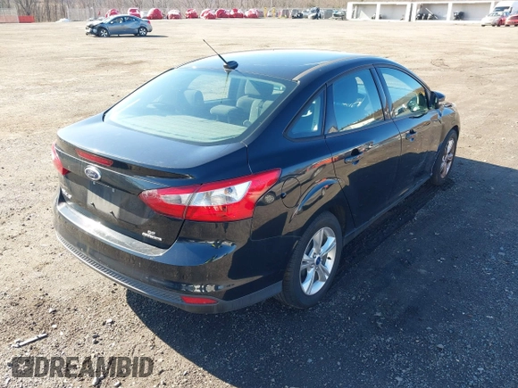 2013 Ford Focus SE z VIN 1FADP3F22DL121744, wystawiony jako IAAI lot #41743289 z przebiegiem 121 940 mil mil oraz . Historia ofert i sprzedaży dostępna na DreamBid. Obrazek 4.