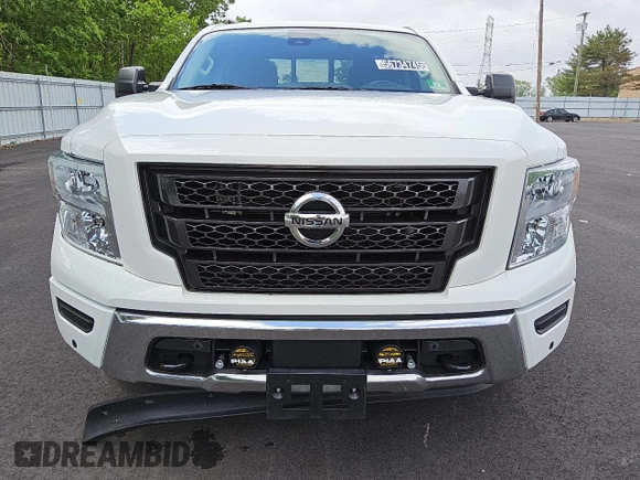 2022 Nissan Titan SV with VIN 1N6AA1ED8NN102141, listed as a Copart auction lot 56734745 with 44,379 mi miles and Clean title. Bid and sale history available at DreamBid. Image 5.