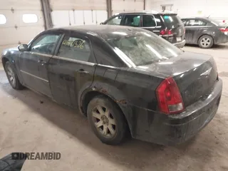 2007 Chrysler 300 with VIN 2C3LA43R17H860639, listed as a IAAI auction lot 41481326 with 163,837 mi miles. Bid and sale history available at carsss.com. Image 3.