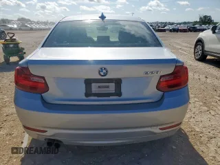 2015 BMW 2 Series 228i z VIN WBA1F5C55FV257350, wystawiony jako Copart lot #61639045 z przebiegiem 63 759 mil mil oraz Czysty tytuł • Clean title. Historia ofert i sprzedaży dostępna na DreamBid. Obrazek 6.