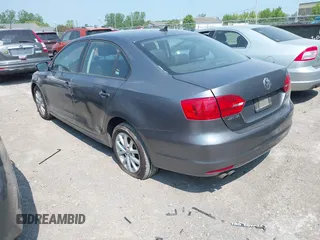 2012 Volkswagen Jetta SE с VIN 3VWDP7AJ3CM309148, выставлен на аукционе IAAI как лот 42417795 с пробегом 136 449 миль миль и . История ставок и продаж доступна на DreamBid. Изображение 3.
