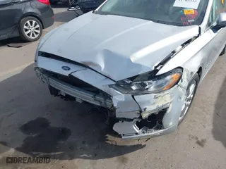 2019 Ford Fusion Hybrid SE with VIN 3FA6P0LU5KR140266, listed as a IAAI auction lot 41703313 with 1 mi miles. Bid and sale history available at carsss.com. Image 6.