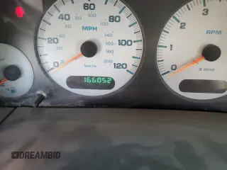 2002 Dodge Caravan with VIN 1B4GP25R42B592214, listed as a Copart auction lot 43773885 with 166,052 mi miles and Salvage title. Bid and sale history available at DreamBid. Image 9.