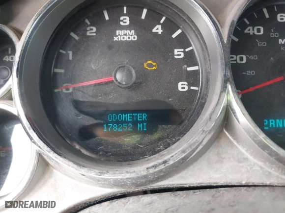 2007 Chevrolet Silverado 1500 LT w/1LT with VIN 1GCEC19J27Z529776, listed as a IAAI auction lot 42041689 with 178,252 mi miles. Bid and sale history available at carsss.com. Image 7.