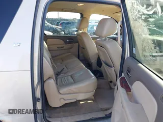 2010 Chevrolet Suburban LT with VIN 1GNUKJE35AR260614, listed as a IAAI auction lot 41835589 with 225,255 mi miles. Bid and sale history available at carsss.com. Image 8.