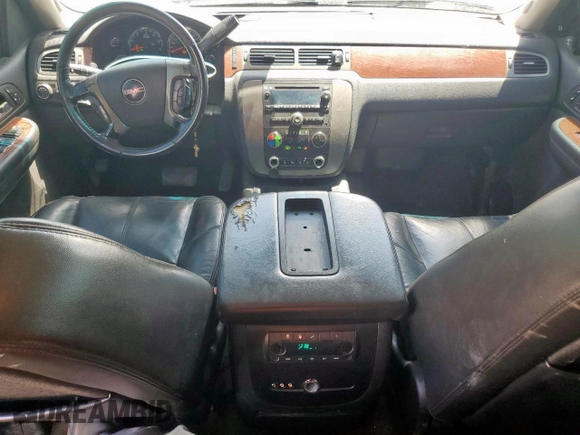 2008 GMC Yukon XL SLT 4SB z VIN 1GKFC16J18J187752, wystawiony jako Copart lot #56797975 z przebiegiem 315 232 mil mil oraz Szkoda całkowita • Salvage title. Historia ofert i sprzedaży dostępna na DreamBid. Obrazek 8.