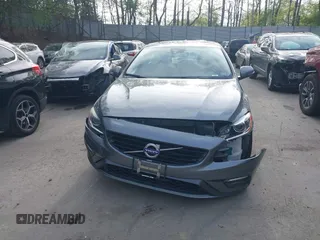2017 Volvo S60 Dynamic z VIN YV140MTL3H2427908, wystawiony jako IAAI lot #42221185 z przebiegiem 65 432 mil mil oraz . Historia ofert i sprzedaży dostępna na DreamBid. Obrazek 12.