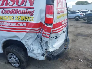 2022 Chevrolet Express Cargo Van with VIN 1GCWGAFP8N1281210, listed as a IAAI auction lot 40402854 with 25,280 mi miles. Bid and sale history available at carsss.com. Image 6.