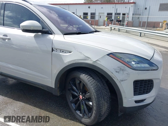 2020 Jaguar E-Pace SE z VIN SADFP2FXXL1015324, wystawiony jako IAAI lot #41721209 z przebiegiem 38 575 mil mil oraz . Historia ofert i sprzedaży dostępna na DreamBid. Obrazek 6.