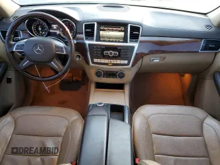 2013 Mercedes-Benz M 550 with VIN 4JGDA7DB8DA200333, listed as a Copart auction lot 85099484 with 204,839 mi miles and Salvage title. Bid and sale history available at DreamBid. Image 8.