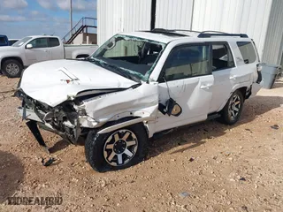 2019 Toyota 4Runner SR5 with VIN JTEBU5JR2K5616582, listed as a IAAI auction lot 41159029 with 1 mi miles. Bid and sale history available at carsss.com. Image 2.