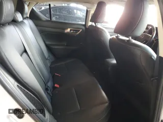 2015 Lexus CT 200h z VIN JTHKD5BH0F2230002, wystawiony jako Copart lot #51675975 z przebiegiem 63 557 mil mil oraz Szkoda całkowita • Salvage title. Historia ofert i sprzedaży dostępna na DreamBid. Obrazek 10.