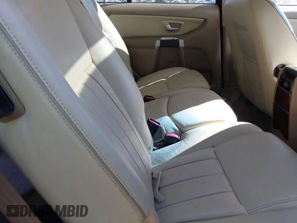 2013 Volvo XC90 Premier Plus z VIN YV4952CZ9D1652367, wystawiony jako IAAI lot #41331305 z przebiegiem 108 519 mil mil oraz . Historia ofert i sprzedaży dostępna na DreamBid. Obrazek 8.