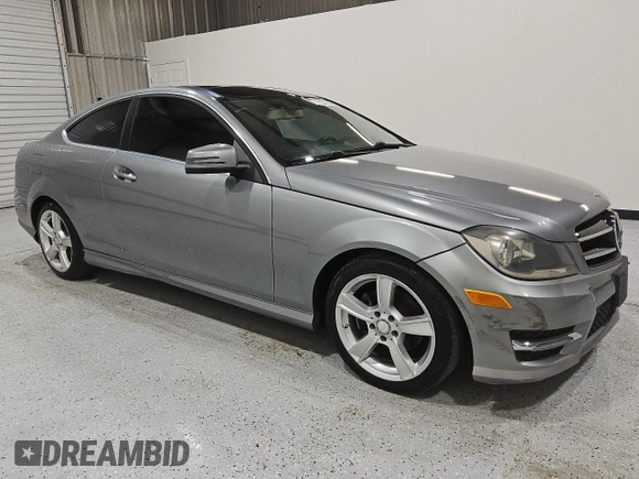 2015 Mercedes-Benz C 250 with VIN WDDGJ4HB3FG366629, listed as a Copart auction lot 56400615 with 38,262 mi miles and Clean title. Bid and sale history available at DreamBid. Image 4.