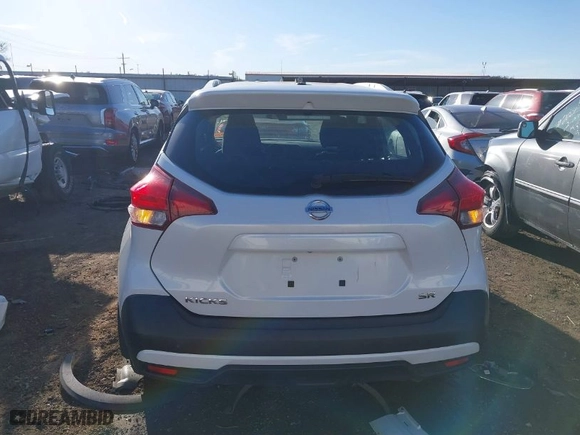 2019 Nissan Kicks S with VIN 3N1CP5CU5KL509370, listed as a IAAI auction lot 41728727 with 100,940 mi miles. Bid and sale history available at carsss.com. Image 17.