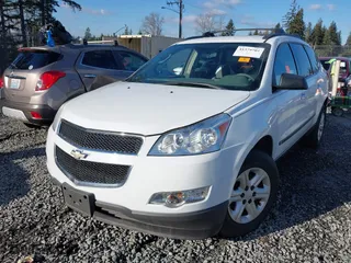2009 Chevrolet Traverse LS with VIN 1GNEV13D29S109676, listed as a IAAI auction lot 41379704 with 110,851 mi miles. Bid and sale history available at carsss.com. Image 16.