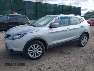 2017 Nissan Rogue SL z VIN JN1BJ1CR7HW141374, wystawiony jako IAAI lot #42017382 z przebiegiem 197 956 mil mil oraz . Historia ofert i sprzedaży dostępna na DreamBid. Obrazek 18.
