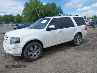2010 Ford Expedition Limited z VIN 1FMJU2A51AEA71139, wystawiony jako IAAI lot #42231671 z przebiegiem 294 605 mil mil oraz . Historia ofert i sprzedaży dostępna na DreamBid. Obrazek 17.