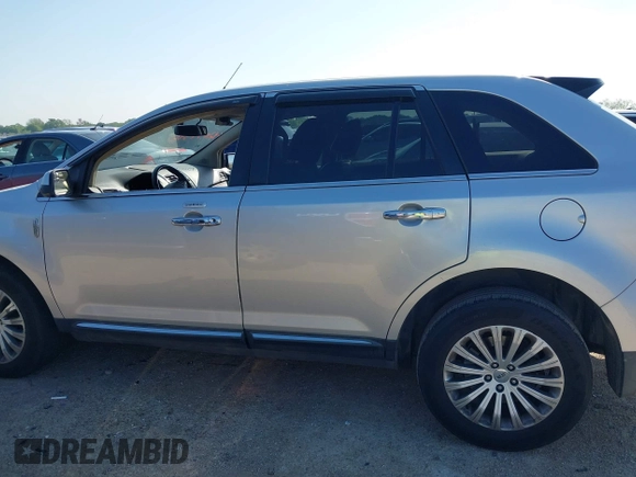 2012 Lincoln MKX with VIN 2LMDJ6JK3CBL08185, listed as a IAAI auction lot 42079548 with 321,452 mi miles and . Bid and sale history available at DreamBid. Image 14.
