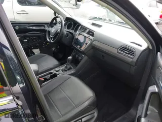 2019 Volkswagen Tiguan SE with VIN 3VV2B7AX3KM024186, listed as a IAAI auction lot 41813979 with 48,525 mi miles. Bid and sale history available at carsss.com. Image 5.