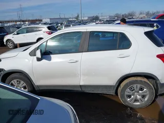 2016 Chevrolet Trax LS with VIN 3GNCJKSB3GL267030, listed as a IAAI auction lot 41485429 with 126,301 mi miles. Bid and sale history available at carsss.com. Image 15.