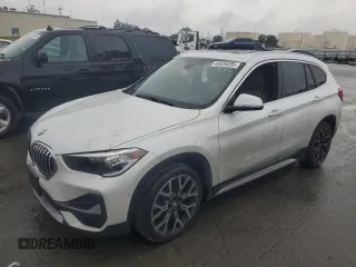 2022 BMW X1 xDrive28i z VIN WBXJG9C02N5V14574, wystawiony jako Copart lot #43834285 z przebiegiem 63 266 mil mil oraz Szkoda całkowita • Salvage title. Historia ofert i sprzedaży dostępna na DreamBid. Obrazek 1.